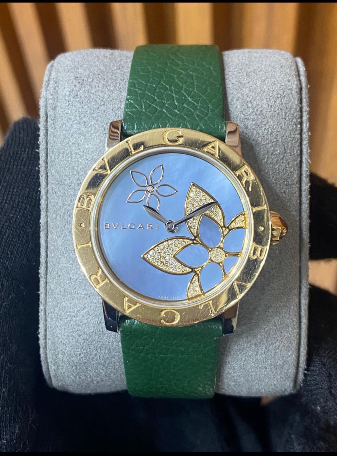 BVLGARI LADIES MOP FLORAL DIAL*l Model: BBL P 33 SG